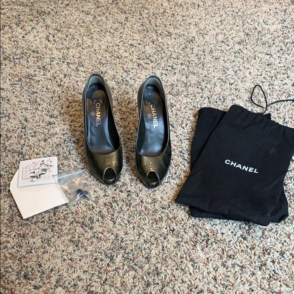 CHANEL Iridescent Green Pumps
